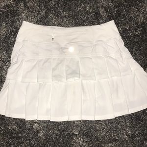 Lululemon’s White Pace Setter Skirt size 2